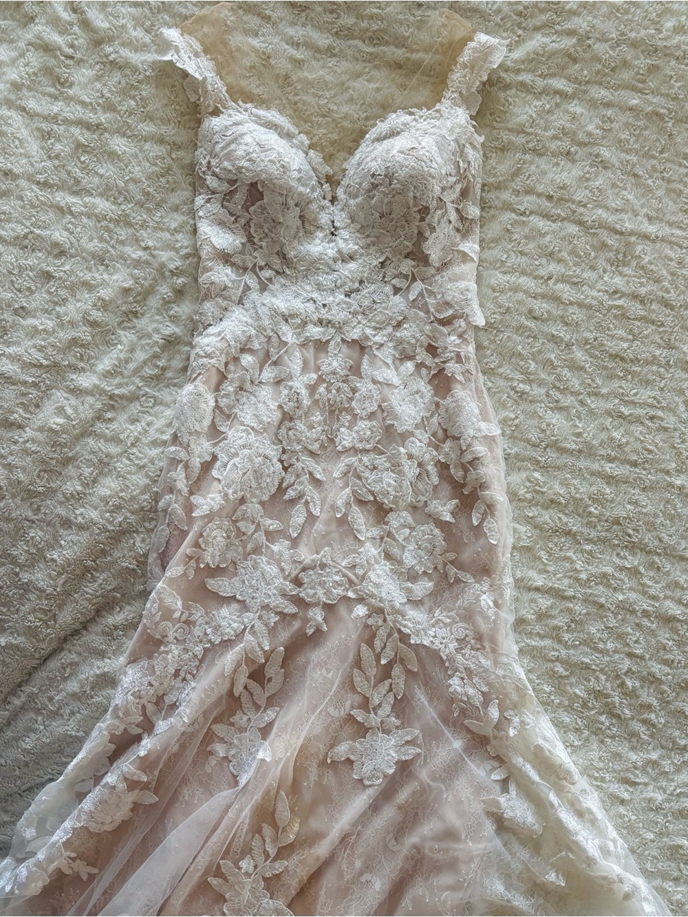 Essence of Australia Wedding Dress - Picture 8 of 16